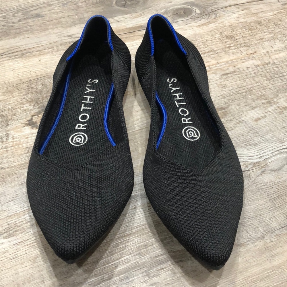 Black Pointed Rothy’s Flats